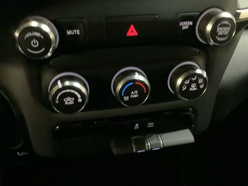 Used 2021 RAM 1500 Big Horn AWD/4WD image 34