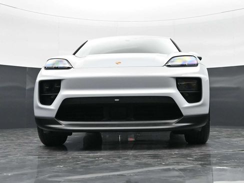 New 2026 Porsche Macan 4 Electric image 51