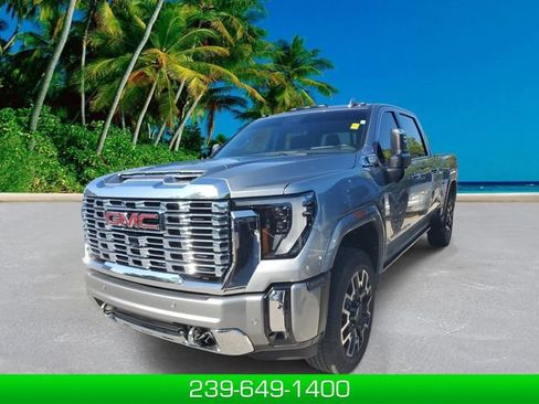 Used 2024 GMC Sierra 2500 Denali w/ Denali Reserve Package AWD/4WD image 1