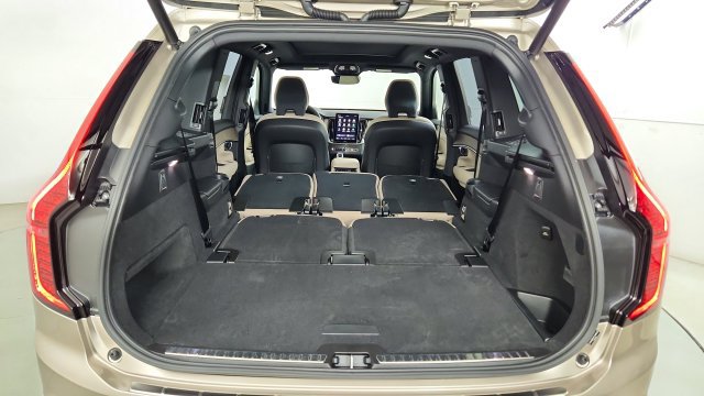 New 2026 Volvo XC90 T8 Plus w/ Protection Package Premier AWD/4WD image 42