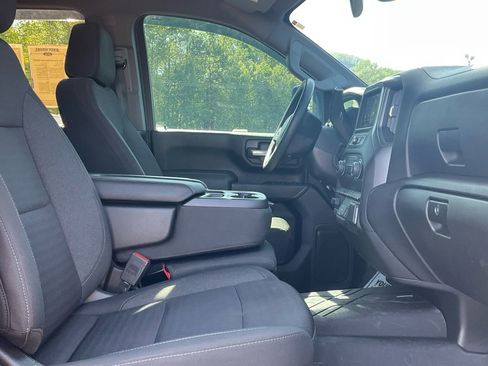 Used 2024 Chevrolet Silverado 2500 Custom w/ Custom Value Package AWD/4WD image 12