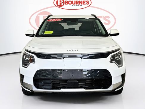 Used 2023 Kia Niro Wind w/ Wind Preserve Package FWD image 5