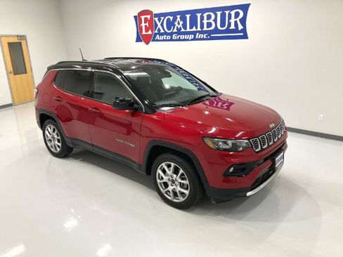 Used 2025 Jeep Compass Limited AWD/4WD image 50