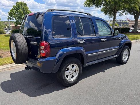Used 2007 Jeep Liberty Sport RWD image 33