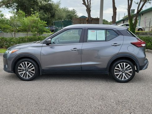 Certified 2022 Nissan Kicks SV FWD image 9