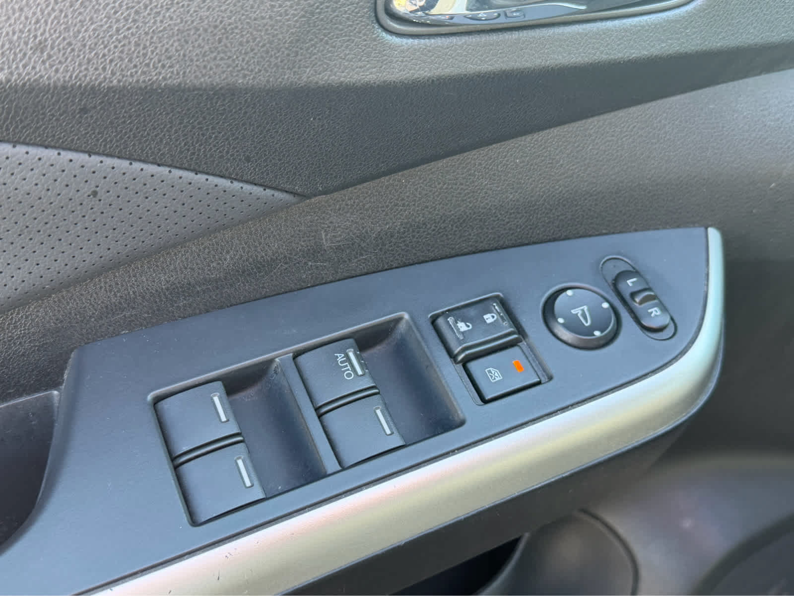 Used 2015 Honda CR-V EX-L image 5
