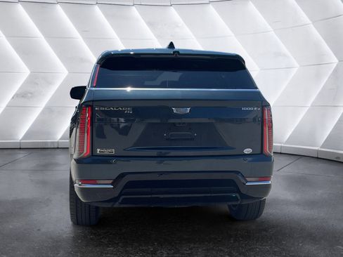 Certified 2025 Cadillac Escalade IQ Luxury 2 w/ LPO, Premium Carpet Package AWD/4WD image 5