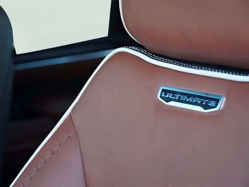 New 2026 GMC Sierra 2500 Denali Ultimate w/ Max Trailering Package image 14