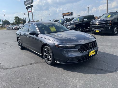 Used 2023 Honda Accord EX image 2