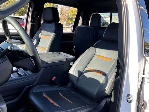 Used 2025 GMC Sierra 2500 AT4 w/ AT4 Premium Plus Package image 20