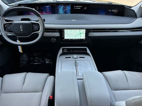 New 2026 Lincoln Navigator Reserve image 12