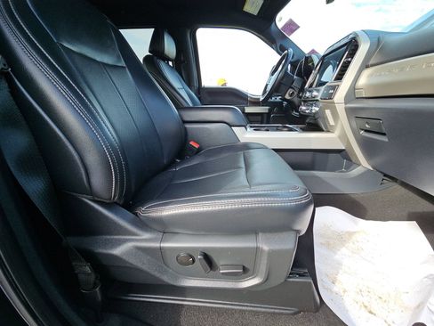 Used 2022 Ford F250 Lariat w/ FX4 Off-Road Package image 14