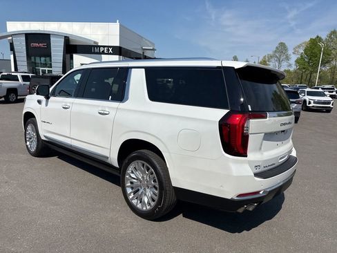 Used 2025 GMC Yukon XL Denali w/ Sun & Power Step Package image 3