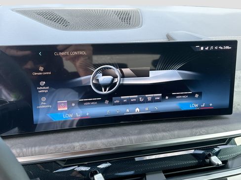 New 2026 BMW X5 xDrive50e w/ Premium Package AWD/4WD image 13