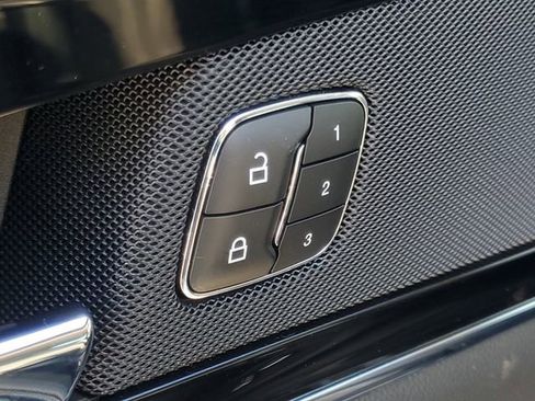 Certified 2023 Lincoln Nautilus Reserve image 12