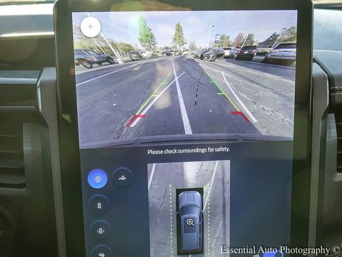 Used 2024 Ford Expedition Platinum image 27