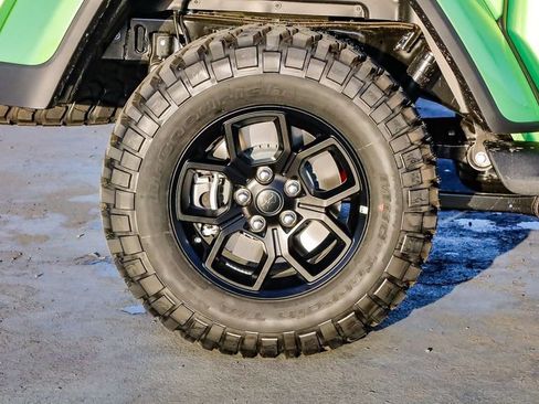 New 2025 Jeep Gladiator Sport image 12