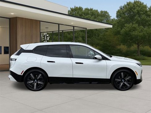 Used 2025 BMW iX xDrive50 image 5