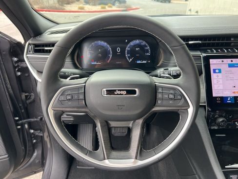 Certified 2025 Jeep Grand Cherokee L Limited w/ Trailer Tow Package image 13