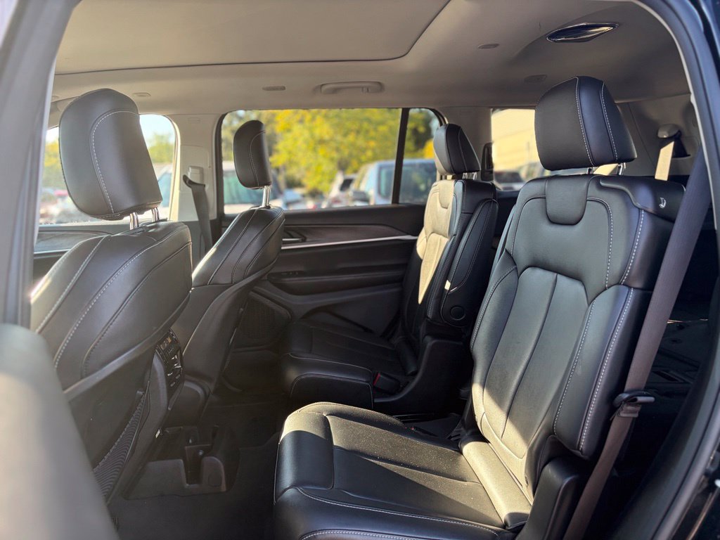 Certified 2023 Jeep Grand Cherokee L Limited AWD/4WD image 15