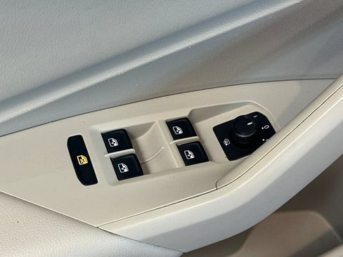 Used 2019 Volkswagen Jetta S w/ Driver Assistance Package FWD image 12