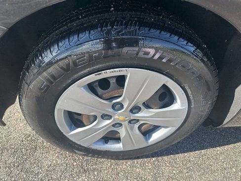 Used 2018 Chevrolet Cruze LS image 12