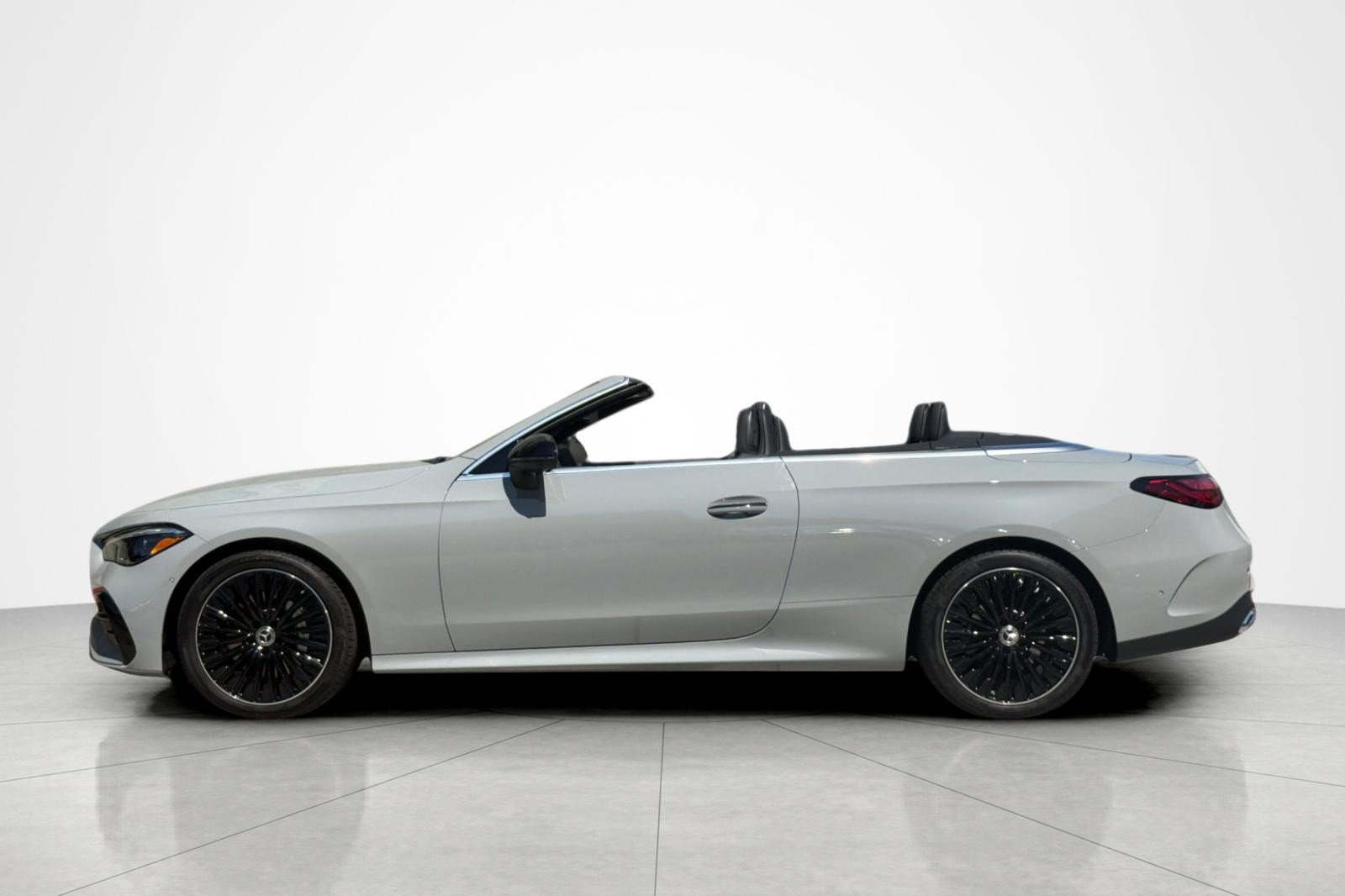 New 2027 Mercedes-Benz CLE 300 4MATIC Cabriolet image 2