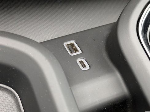 Used 2024 GMC Sierra 2500 AT4 w/ AT4 Preferred Package image 25