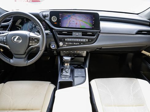 Certified 2022 Lexus ES 300h Luxury image 10