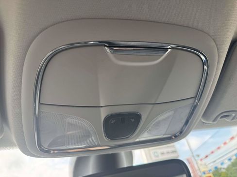 Used 2019 Jeep Cherokee Limited AWD/4WD image 28