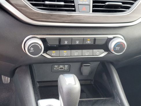 Used 2024 Nissan Altima 2.5 SV image 25