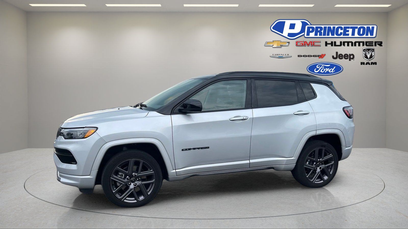 Used 2025 Jeep Compass Limited w/ High Altitude Package AWD/4WD image 4