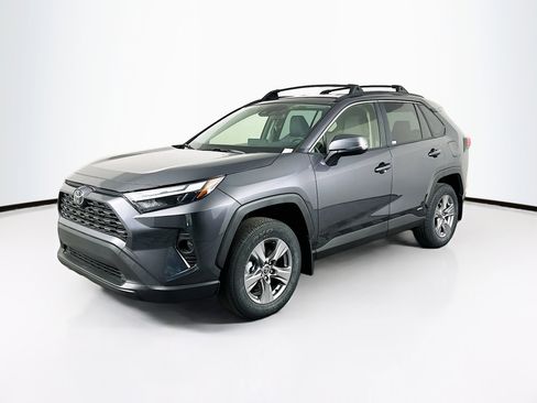 Used 2025 Toyota RAV4 XLE image 3