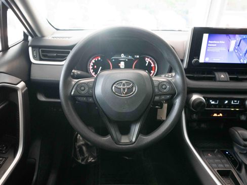 Used 2025 Toyota RAV4 LE AWD/4WD image 21