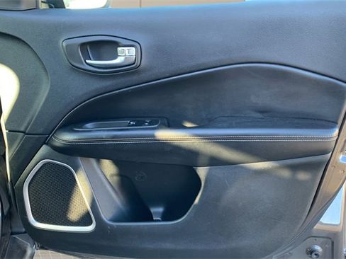 Used 2019 Jeep Compass Sport image 33