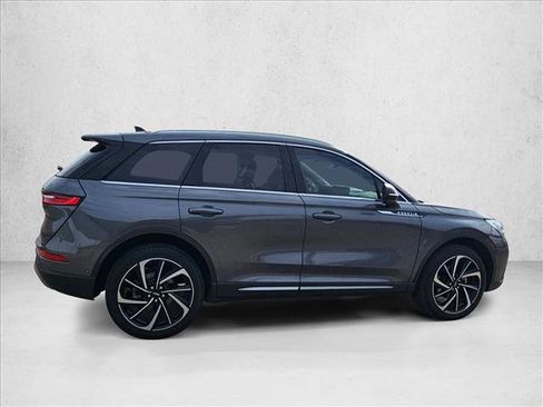 Used 2023 Lincoln Corsair Reserve w/ Equipment Group 202A image 4