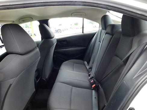 Used 2022 Toyota Corolla LE FWD image 12