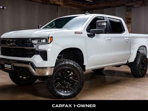 Used 2023 Chevrolet Silverado 1500 LT w/ Z71 Off-Road Package image 5