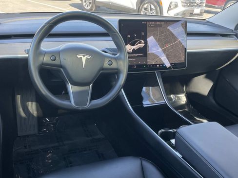 Used 2018 Tesla Model 3 Long Range image 6