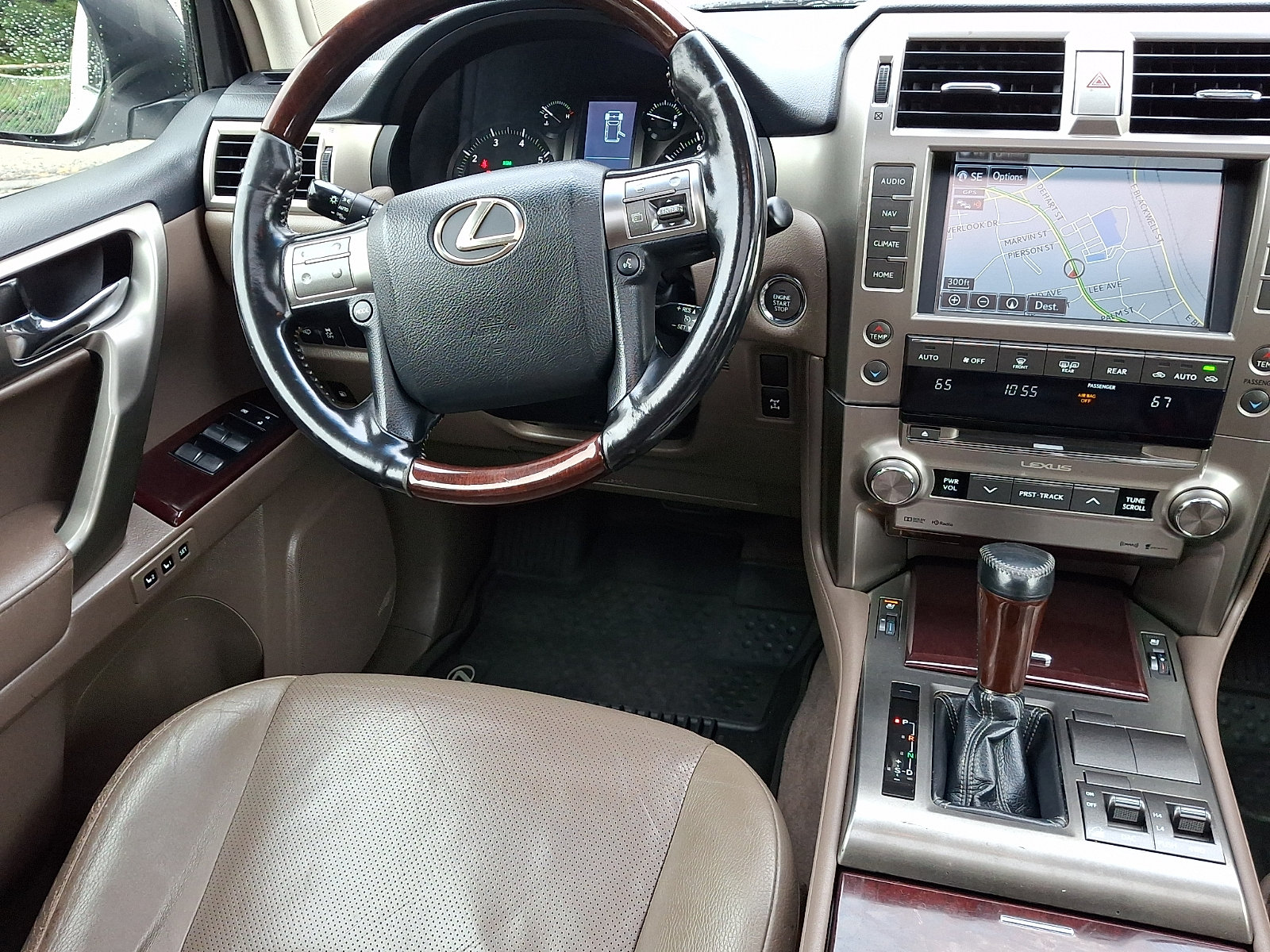 Used 2017 Lexus GX 460 Premium w/ Premium Package AWD/4WD image 14
