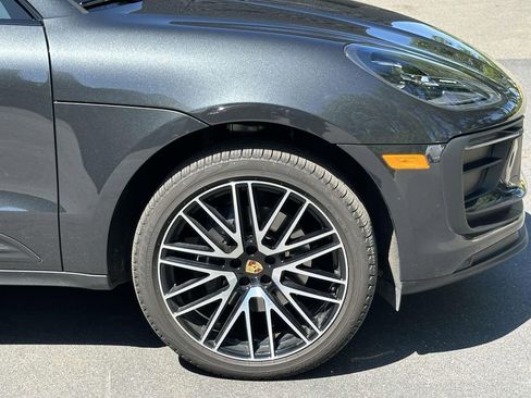 Certified 2026 Porsche Macan AWD/4WD image 9