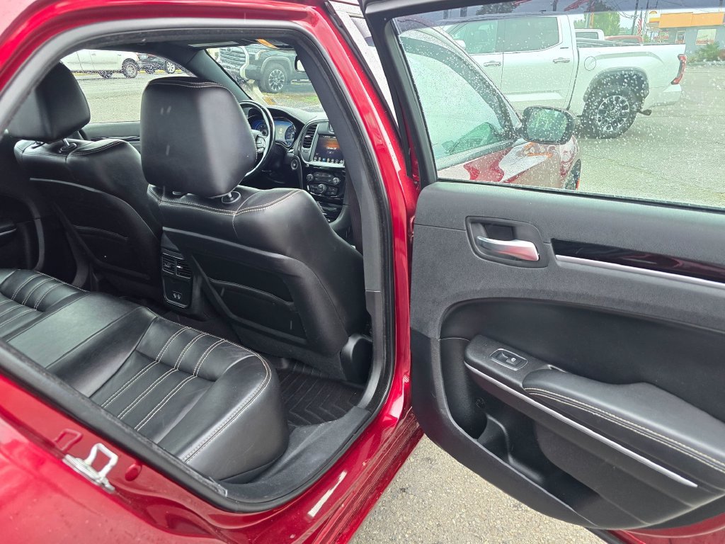 Used 2019 Chrysler 300 S AWD/4WD image 13