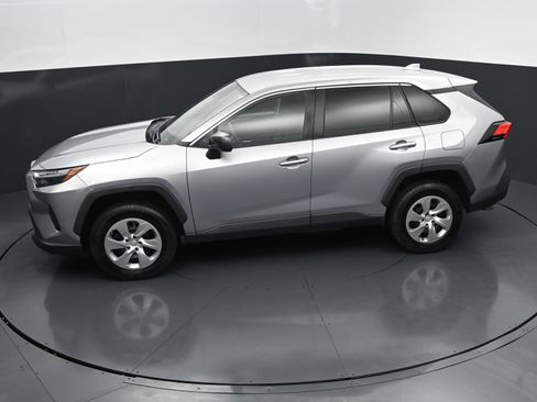 Used 2023 Toyota RAV4 LE FWD image 28