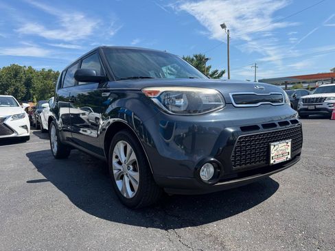 Used 2016 Kia Soul + w/ Audio Package FWD image 3