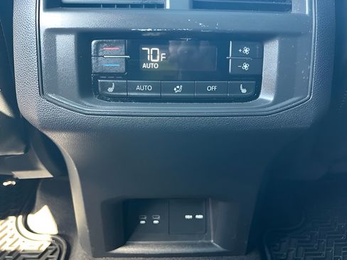 Used 2022 Volkswagen Atlas SEL Premium AWD/4WD image 34