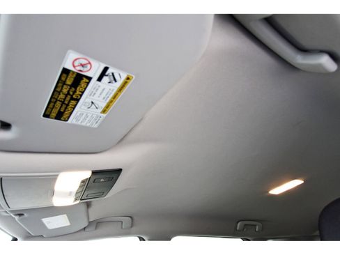 Used 2025 Nissan Rogue SV image 27