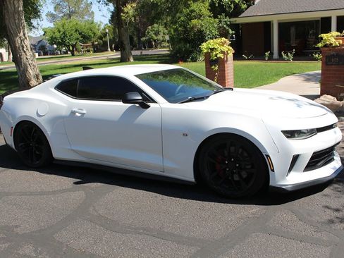 Used 2017 Chevrolet Camaro LT RWD image 46