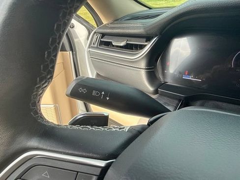 Used 2022 Jeep Grand Cherokee L Limited AWD/4WD image 19