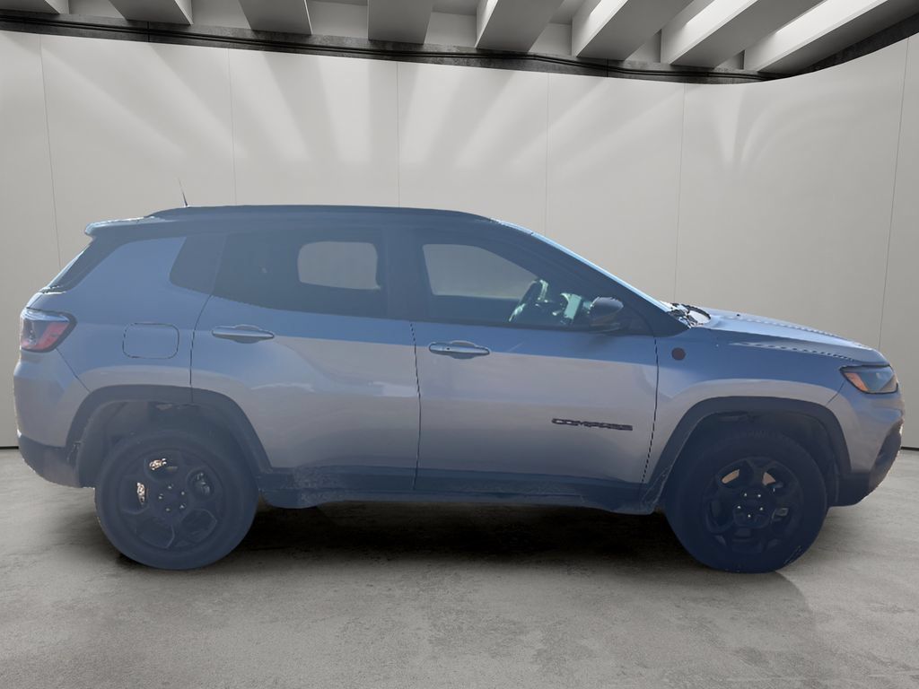 Used 2024 Jeep Compass Trailhawk AWD/4WD image 7