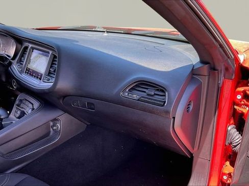 Used 2023 Dodge Challenger SXT RWD image 18